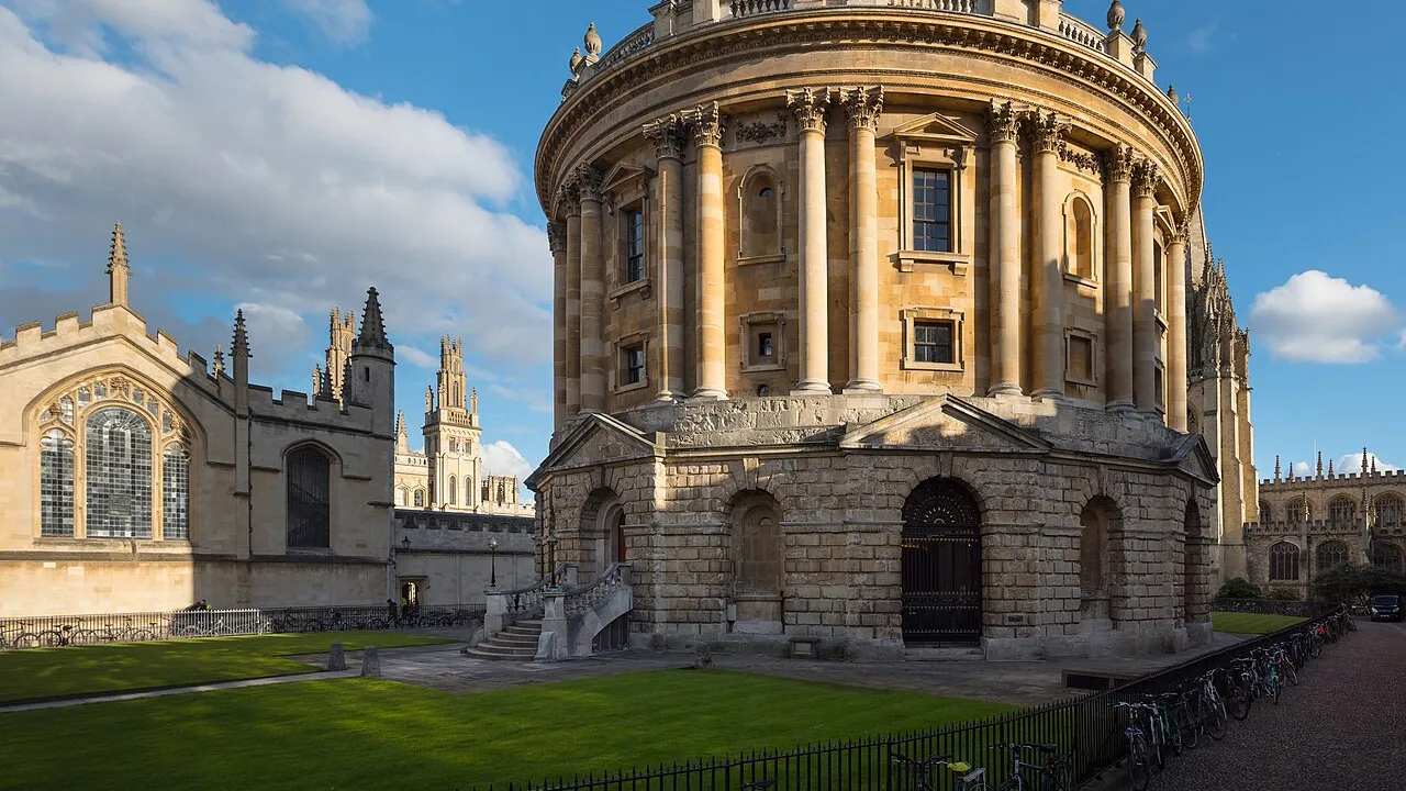 Ilmuwan Oxford Saksikan Langsung Partikel Mirip Virus Merakit Dirinya Sendiri